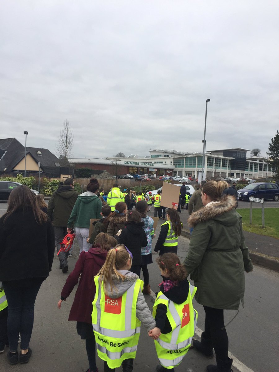 MaeveMcLaughli1's tweet image. Supporting Gaelscoil and Groarty PS - a unique model of shared education @RaymondMcCartn1 @EricMcGinley1 #visionforfuture