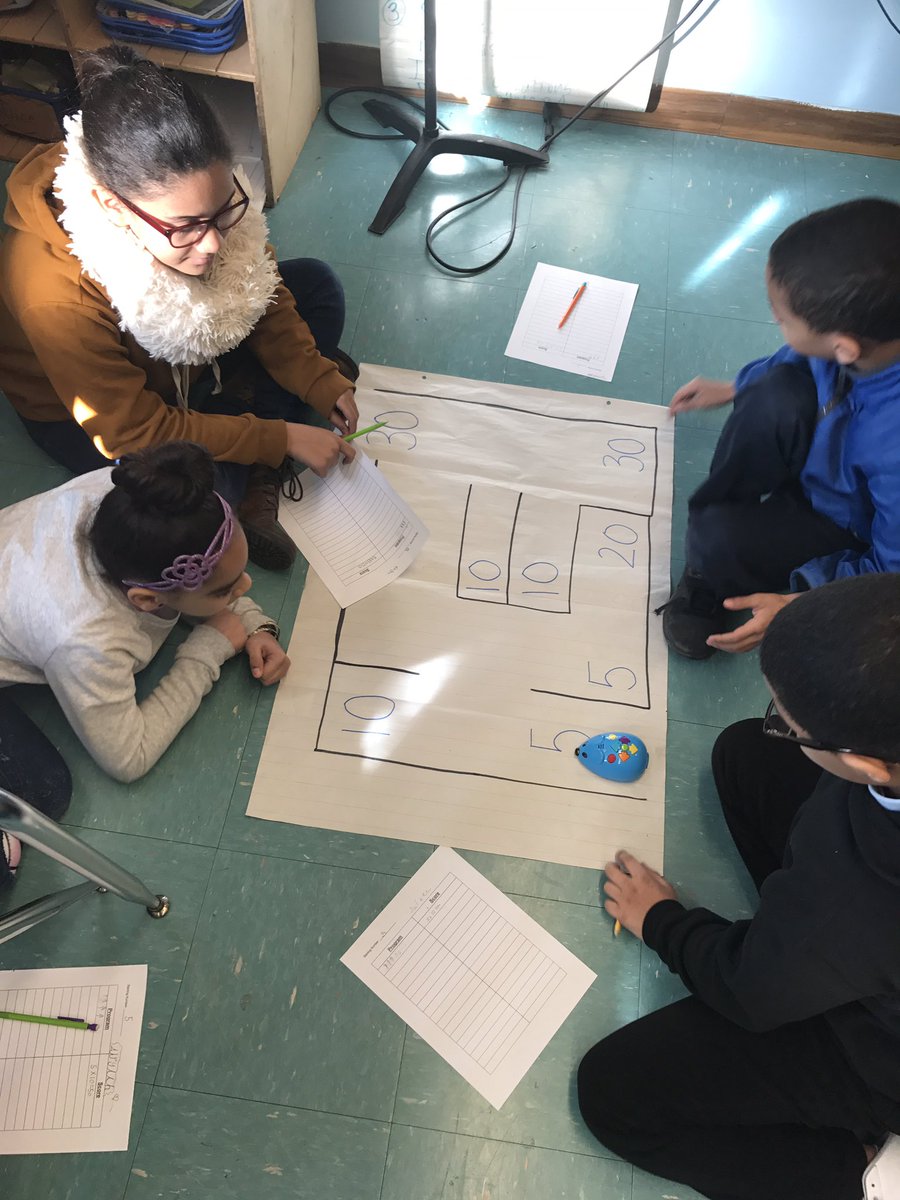 ms_deljuidice's tweet image. Practicing some multiplication w/ our 4th grade Ss .. thanks for visiting 48 @karen_brennan #PS48Pride #PS48Codesters