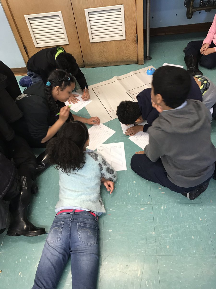 ms_deljuidice's tweet image. Practicing some multiplication w/ our 4th grade Ss .. thanks for visiting 48 @karen_brennan #PS48Pride #PS48Codesters