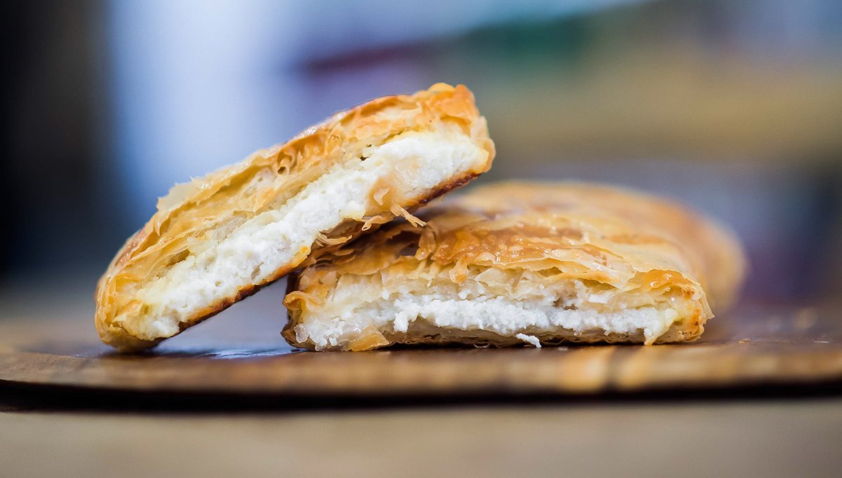 alfaPieHouse's tweet photo. Thank God it's PIE-yay.

#alfapiehouse #DCeats #DCdining #greekfood https://t.co/1djQ270uWp