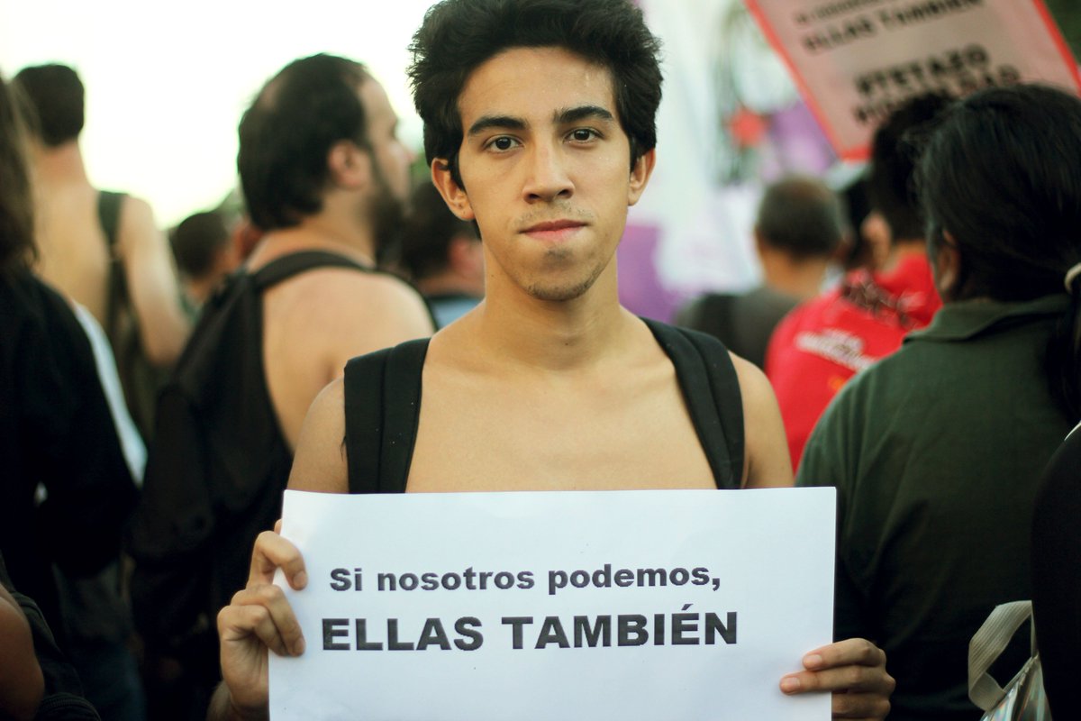 DemianTurquet's tweet photo. No te quedes solo con lo que te muestran los medios de comunicación oficiales. Somos mucho mas que su mirada https://t.co/2IDUkz43ir