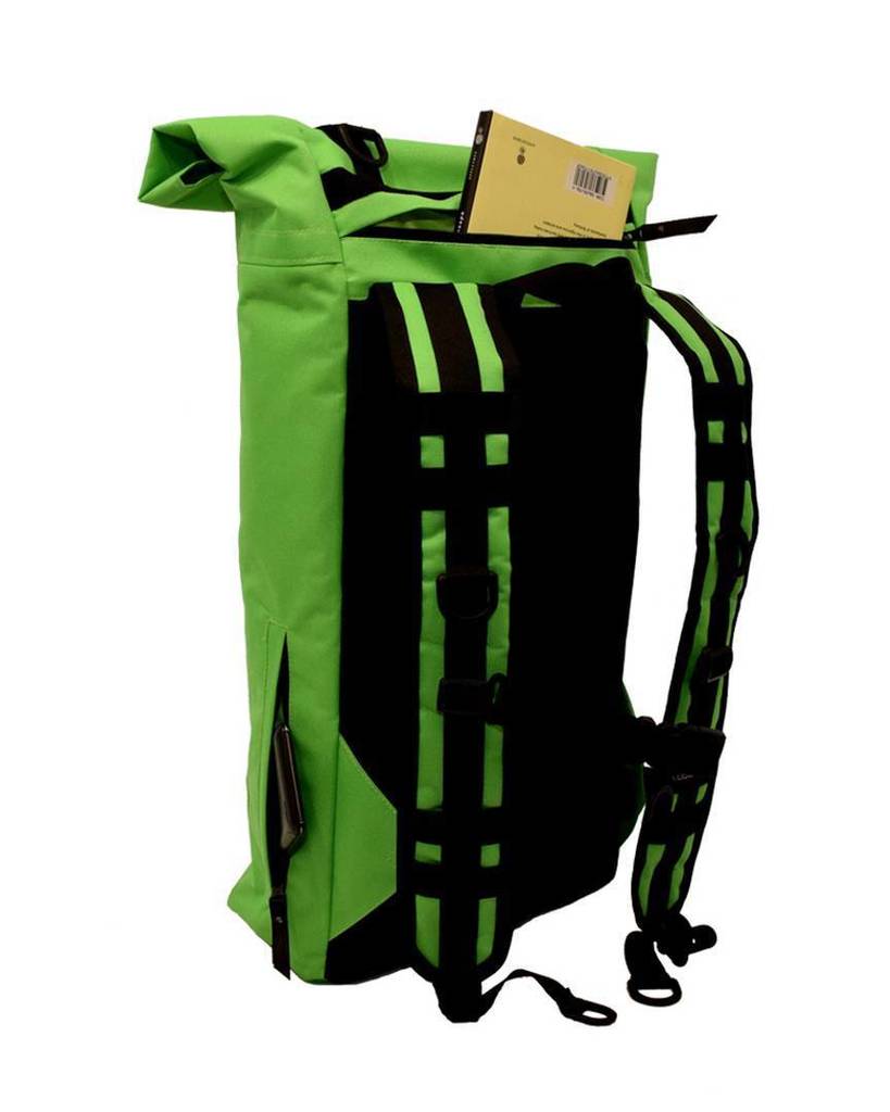 AKossmoss's tweet image. #reflectivebackpack for everyone who wants to be seen
.
.
.
.
#Cyclist #Runner  #commuter … ift.tt/2l1qZNU