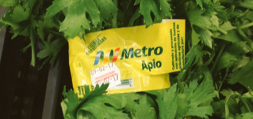 <a href="/DIEGOSOTO_YT/">DiegoSoto</a>  API , apio está en Perú 😂😂❤