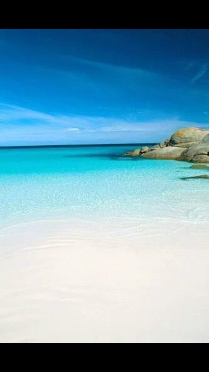 GalacticFacts's tweet photo. Who else wants to visit the beaches of Australia?! 😍🌴🌊 https://t.co/dLvvOiL9RT