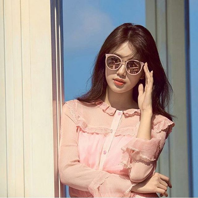 SueweetiesBr's tweet photo. [#CF] Suzy para CARIN Sunglasses [10.02] https://t.co/wjgILbV9F0