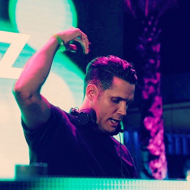 Allan_Ramirez_'s tweet photo. Ready for the weekend!!! 🙌🙌🙌 #weekend #party #AllanRamirez https://t.co/G7di4ULs4d