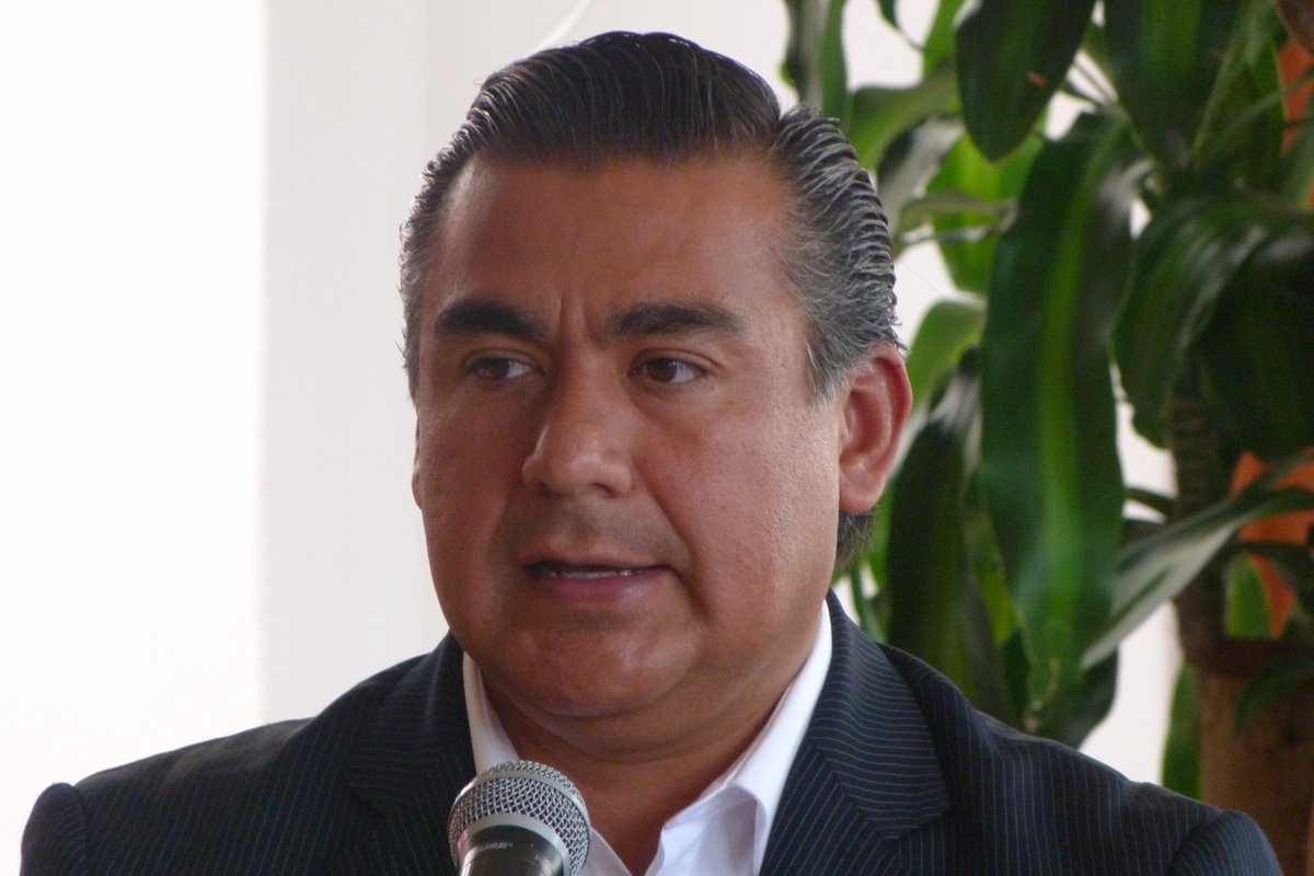 PRDMexico's tweet photo. Coalición #JuntosPorTi garantizará triunfo en #Nayarit en los próximos comicios: @octaviomtzv 
https://t.co/cdPTBtsq0X https://t.co/qM6uh39lPh
