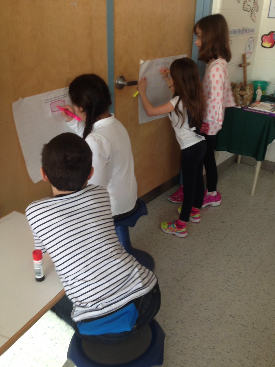 MrsGoodhue's tweet photo. We can find area using triangles and perimeter with one missing side length. Way to go Grade 3! https://t.co/qhXZjAVhKC