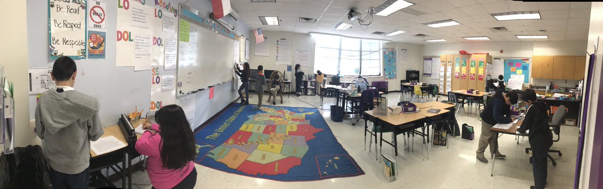 MsAWilliams's tweet photo. Working on our gallery walk! #CowartReads #TeamCowart #TextOrganization @CowartDISD https://t.co/BuWDvUumQx