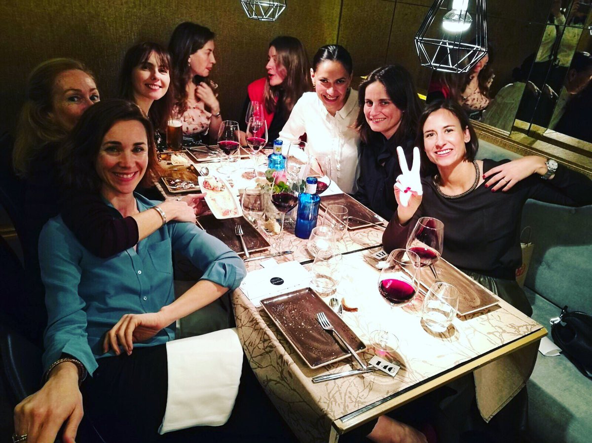 Una gran mesa!!!! <a href="/EccolaBar/">Éccola</a> <a href="/ciabalwellness/">Ciabal</a> <a href="/FundAladina/">Fundación Aladina</a> <a href="/tontxita/">Tontxita</a> @MartaGRodulfo #isa y #maria