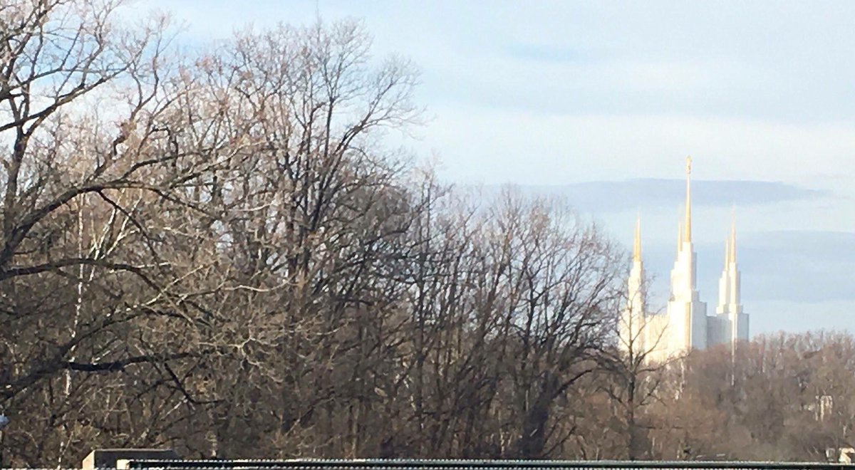 Spotlight6800's tweet photo. Was I the only kid that thought this was DisneyLand as a kid?

#GrowingUpInTheDMV #QTNA https://t.co/K7gQxlZ6Wy