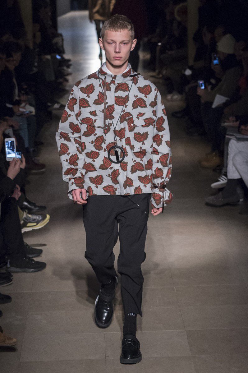 HommeEssential's tweet image. Youth and Sophistication is the #OAMC FW17 #collection by Luke Meier - Full collection: goo.gl/o2o8Tk