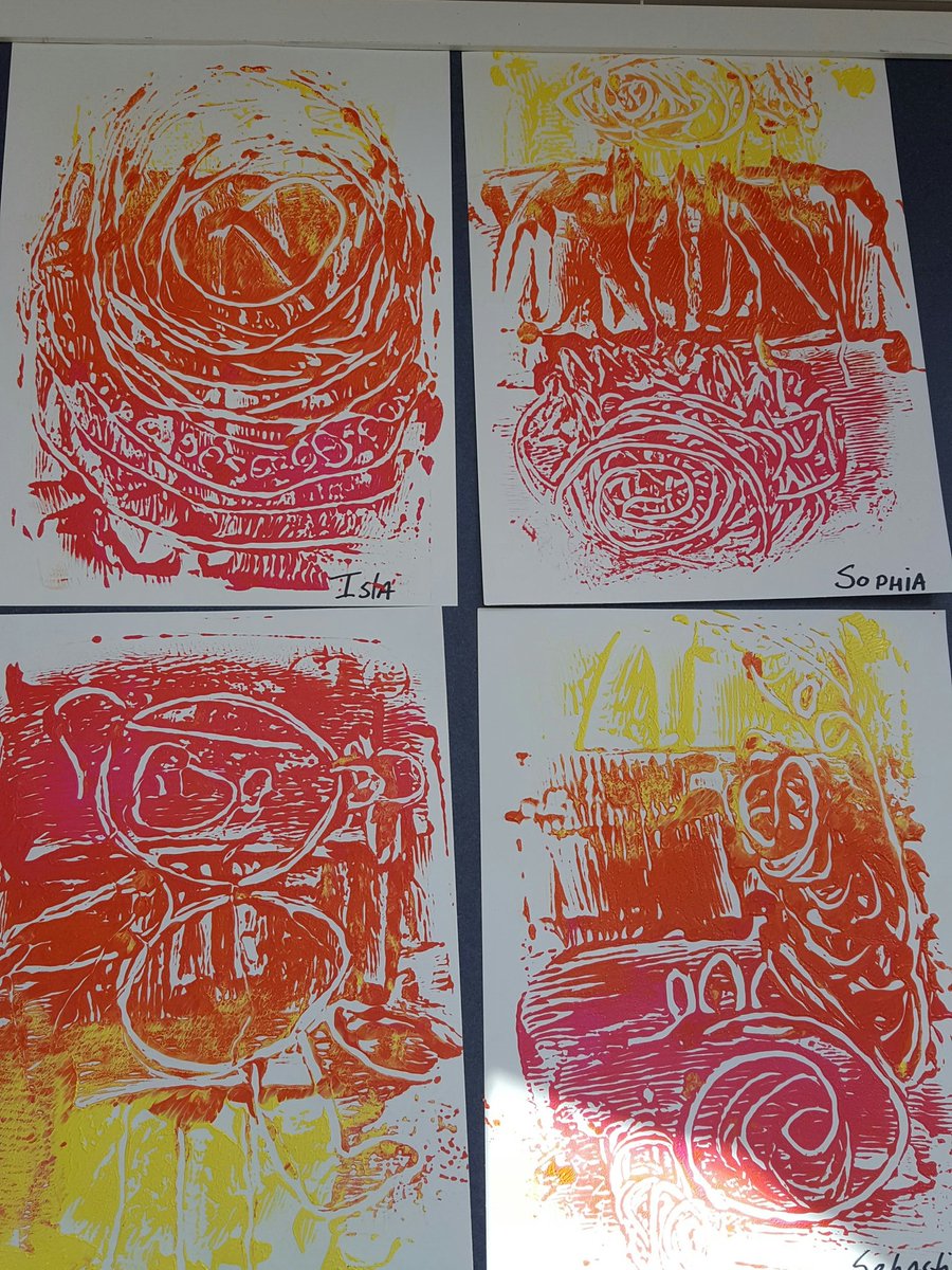 JuliaGoggi's tweet photo. Three year olds are monoprinting on a snowy morning.  #processart #reggioemilia #atelier inspired. https://t.co/eXsw1yAwJ5