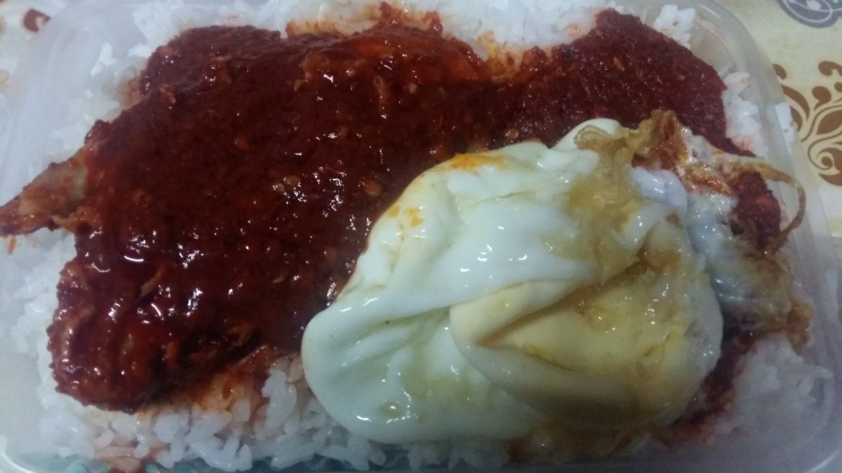 mhdrhreee's tweet image. maaf semua ade tugas lagi penting pagi ni #nasilemak #sambalAyam