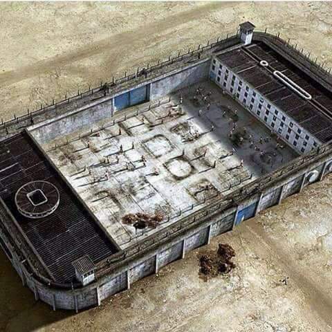 rizlan121's tweet photo. شو هو النوع هذا التلفووون ؟ 
100% منكم ما يعرفووووو 😂😂😂😂😂 https://t.co/ilJPH9q66n