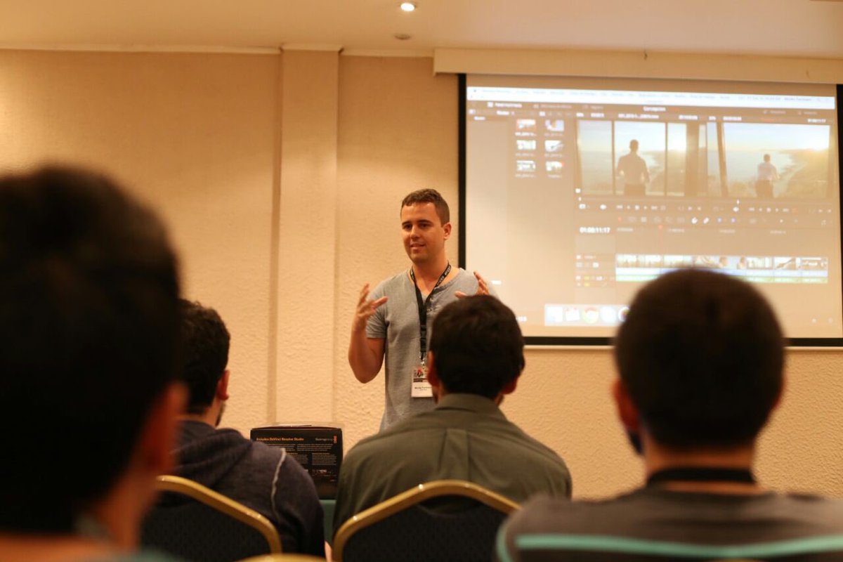 cinelebu's tweet photo. Charla #FilmaBioBio dictada por Mortiz Fortmann, experto #BlackMagic y Cristián Maturana, especialista de broadcast de #Videocorp https://t.co/AMjQ2xhENA