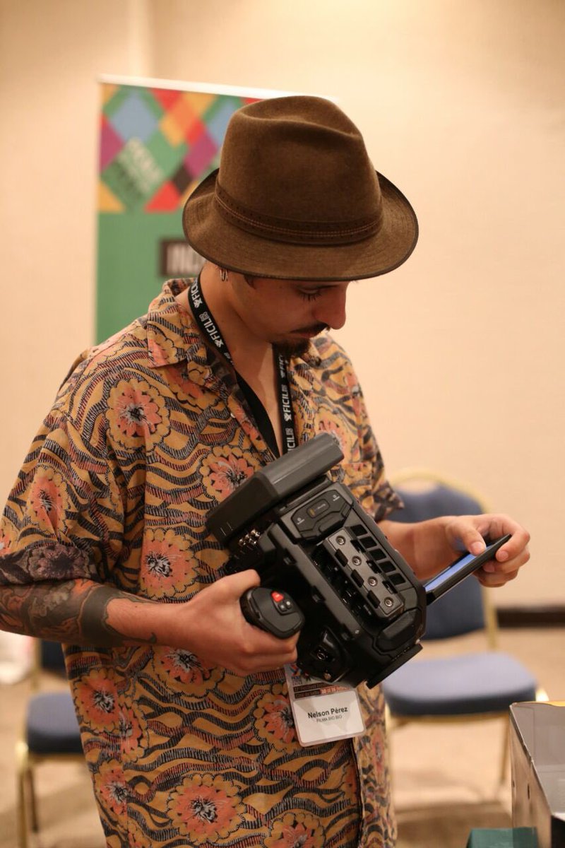 cinelebu's tweet photo. Charla #FilmaBioBio dictada por Mortiz Fortmann, experto #BlackMagic y Cristián Maturana, especialista de broadcast de #Videocorp https://t.co/AMjQ2xhENA