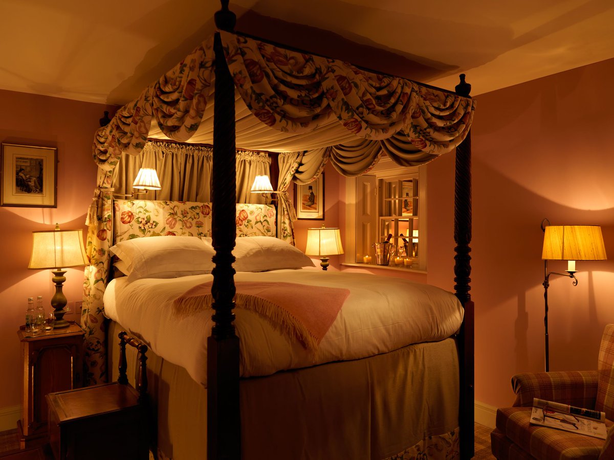 Indulge in #Derbyshire decadence with our Chill at <a href="/ChatsworthHouse/">Chatsworth</a> offer ❄️✨ goo.gl/jDY0HH #travel #PeakDistrict