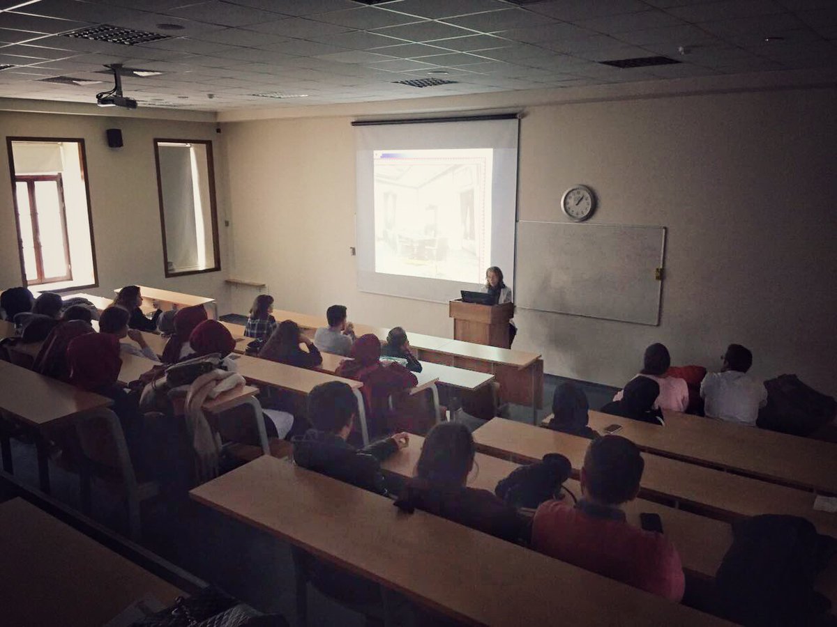 Darülaceze ziyaretimiz öncesi Prof. Dr. Nuran Yıldırım Hocamızın anlatımıyla Darülaceze ve tarihi hakkında bir seminer gerçekleştirdik.