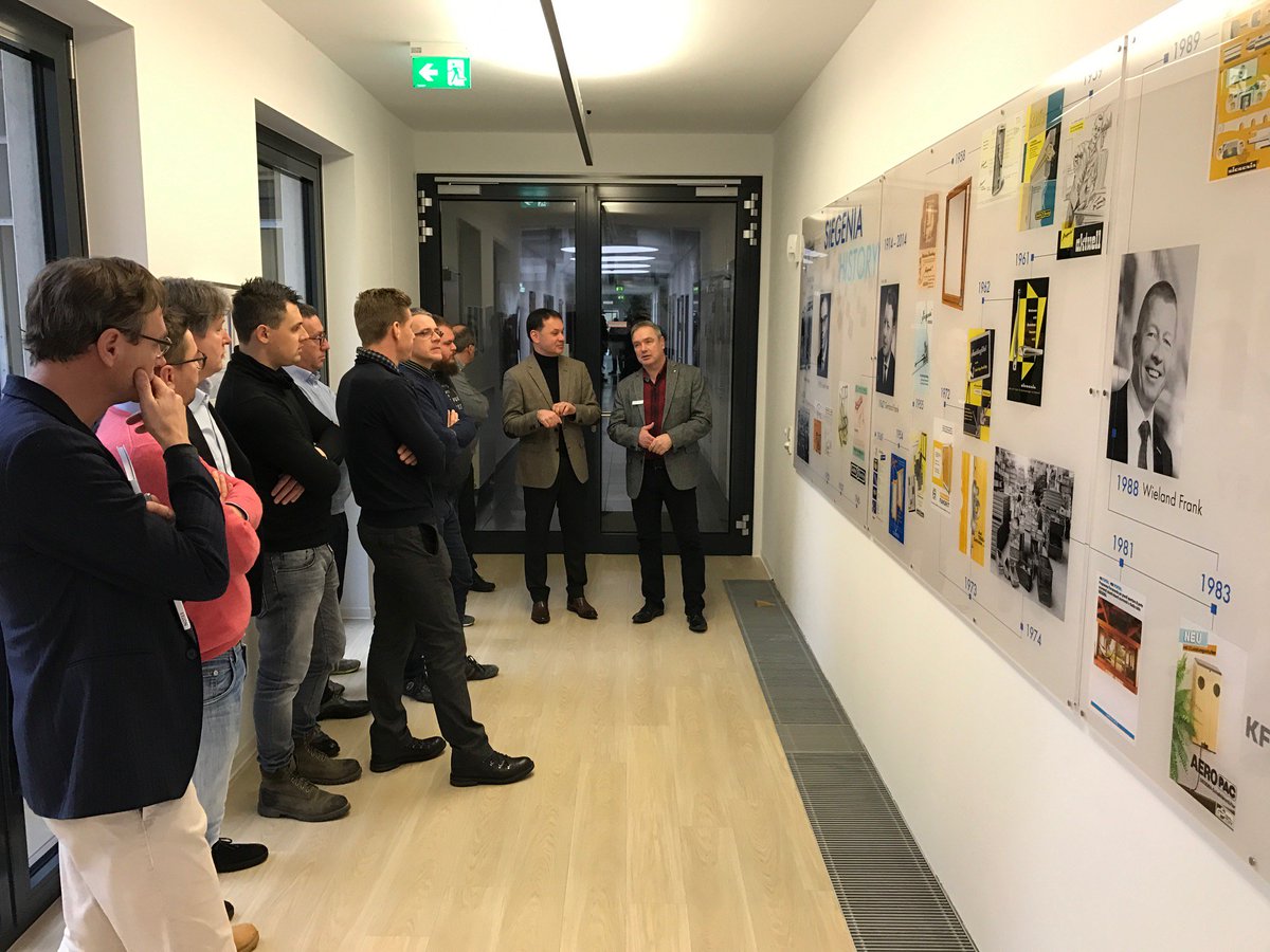 colfertspa's tweet photo. #Colfert in visita con i clienti in Germania presso la sede @SIEGENIA_GRUPPE per scoprire novità di prodotto e visitare nuovo showroom https://t.co/bXDlonNDi4