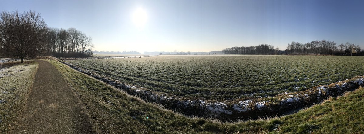 @stadhuisGrave #Dewegkwijt Met uitzicht op een nieuwe woning #hofvanesteren strooit aanleg provinciale weg E/F fijnstof in onze ogen ogen.