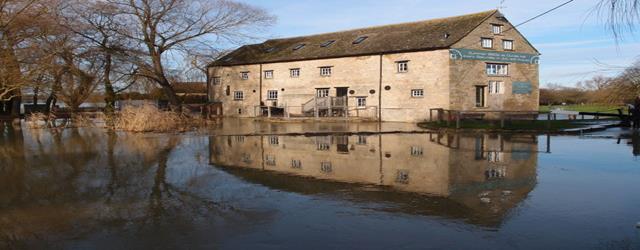 CommMattersFR's tweet photo. Our solicitors offer expert advice on how to protect your business from the risks of flooding: https://t.co/UzLJEnAc7y  #KnowYourFloodRisk https://t.co/3pk917f97a
