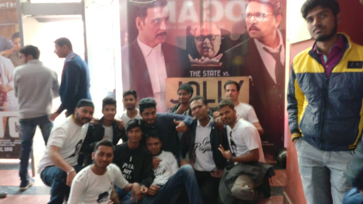 KhiladiKunal's tweet photo. @DelhiAkkians Thankyou for this celebration team u all are a star 🌟 proud of you all 👏🏻👏🏻👏🏻 #JollyGoodDay https://t.co/e2330RTkd7