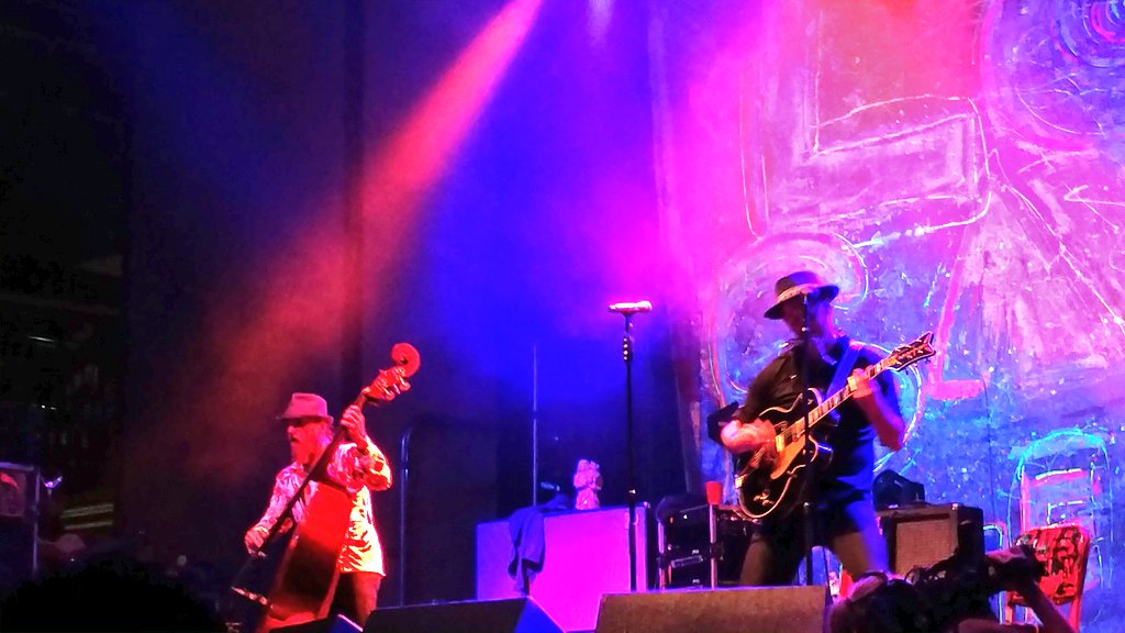 FLNicoFlygirl's tweet photo. @glove @JannusLive @JimiJazzMusic Set #TheBurg on fire per the usual! I know you'll miss me,your #1 #gLoveSugar fan. #tbt 2016 PopOff+show https://t.co/jUgz4GXZTy