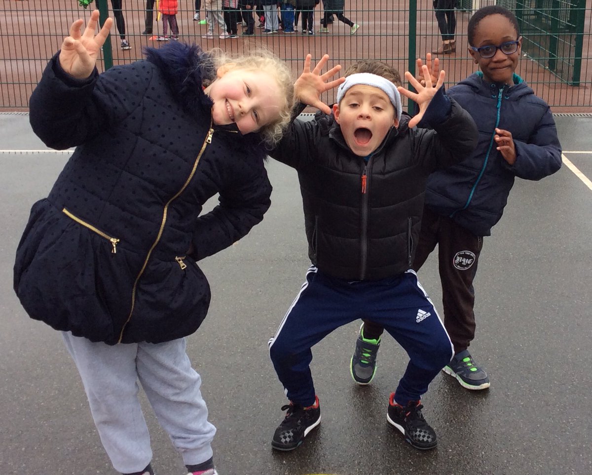Year6_BDP's tweet photo. A fantastic day despite the weather! A huge THANK YOU @DavidLloydUK &amp; your fab coaches for your support! @bentondeneprim @StephensonTrust https://t.co/ECS4maBj7e