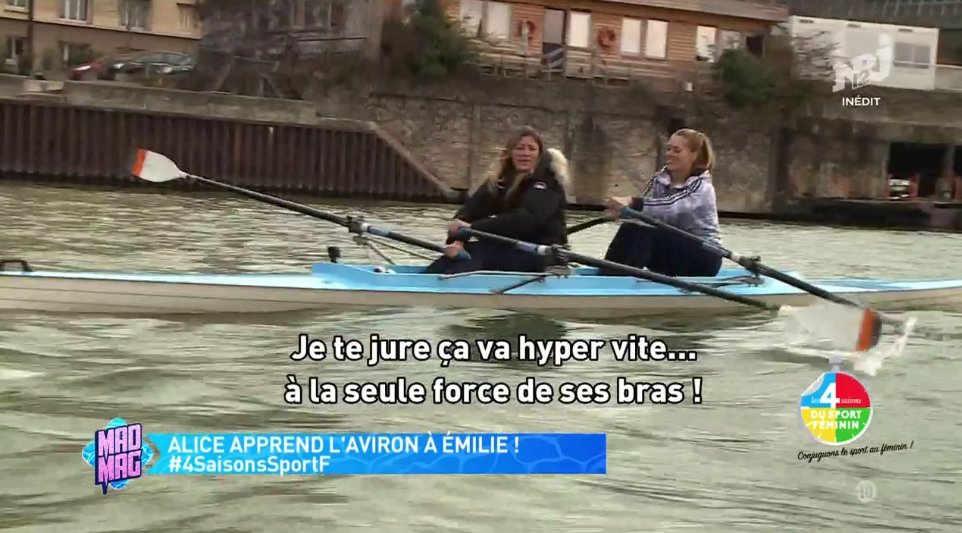 LeMadMag's tweet photo. #4saisonsSportF 
💪@AliceMayneGame a offert une petite ballade sur la Seine à @EmiliePicch 😊

#MadMag https://t.co/WVoAsH9rKH