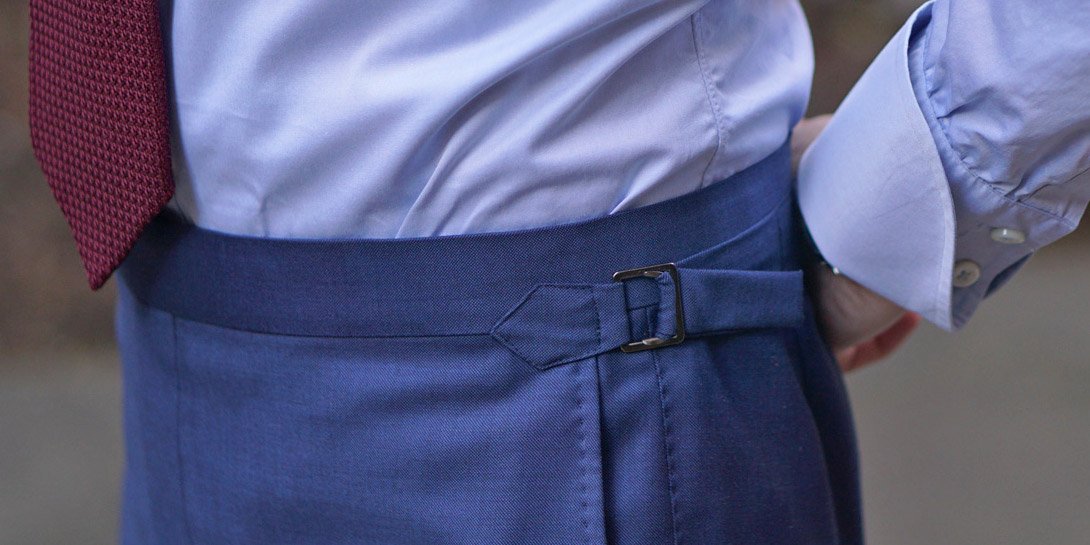 Suits of James Bond on Twitter: "The slickest way to hold up almost any