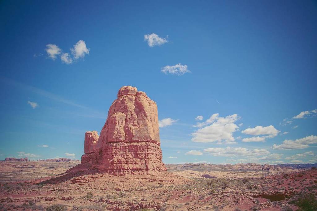 PeacefulMindNow's tweet photo. Happy Friday!
What are you going to explore this weekend?
#hellopeacefulmind #arches #pe… https://t.co/RoFH4k1WoP https://t.co/zydqs8vafg