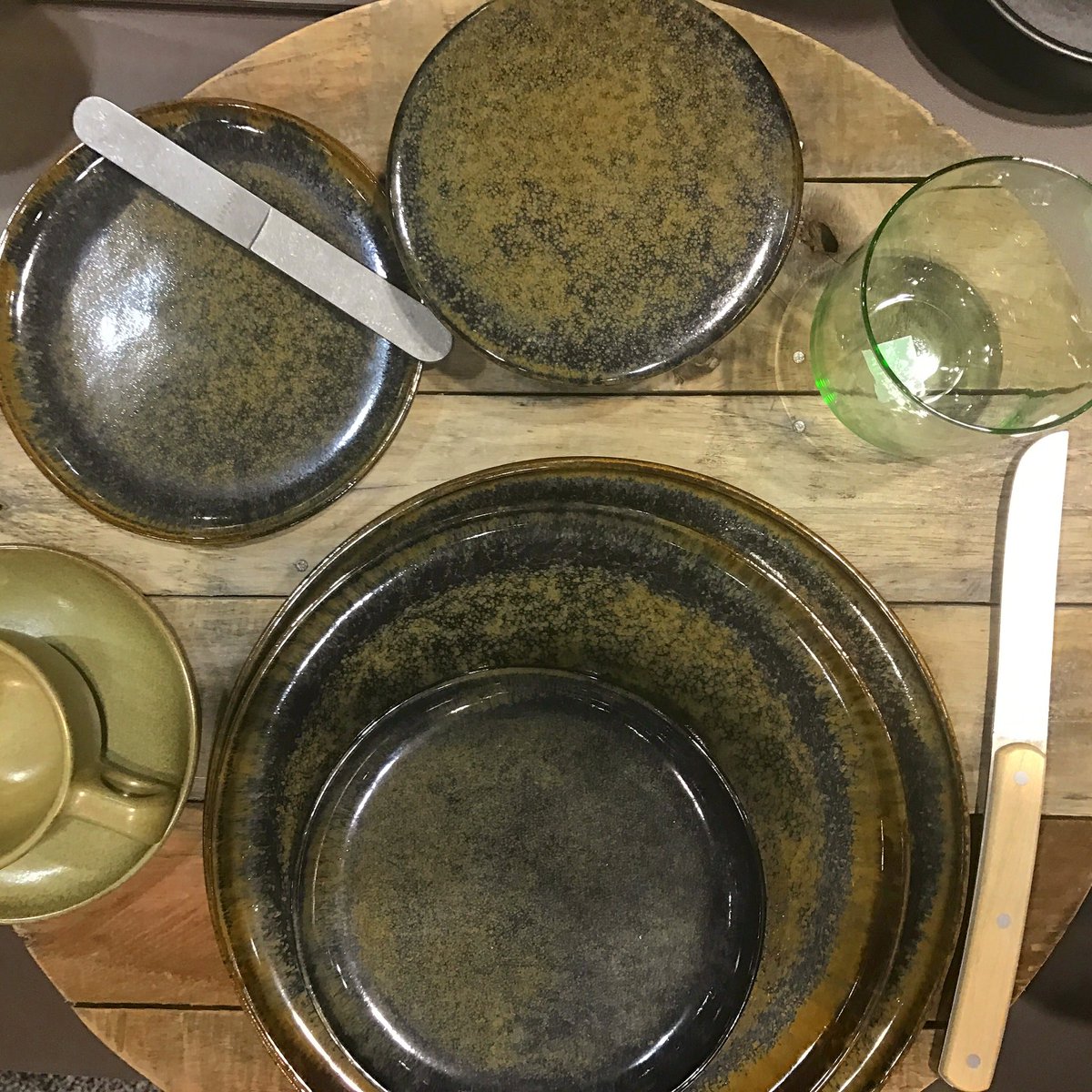 SingerEquipCo's tweet photo. #SURFACE by @SERAXcom now available through #MTucker @Tabletopjournal 🙌🏼 https://t.co/uvbeUqeesD