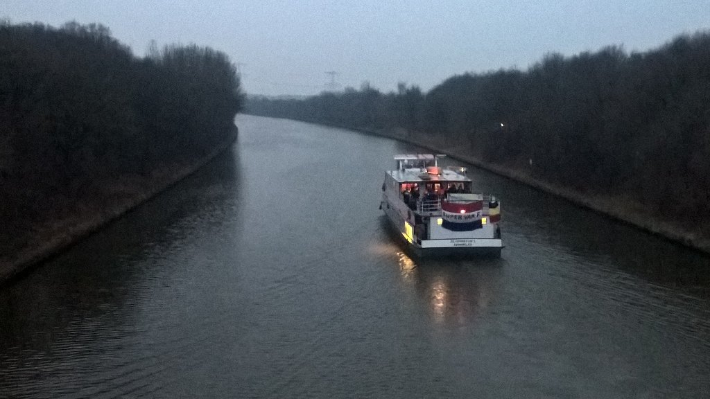 FanzineDeRat's tweet photo. Bootje varen, ole ole! #NACrkc #bootcombi Straks op het einde linksaf he jongens! https://t.co/RrR0ZwgPBy