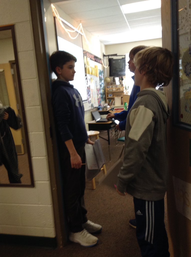 6thSummitSchool's tweet photo. proportional relationships with indirect measure &amp;similar triangles created by shadows @mbcleland #inspiringlearning https://t.co/blqVpHfA4r