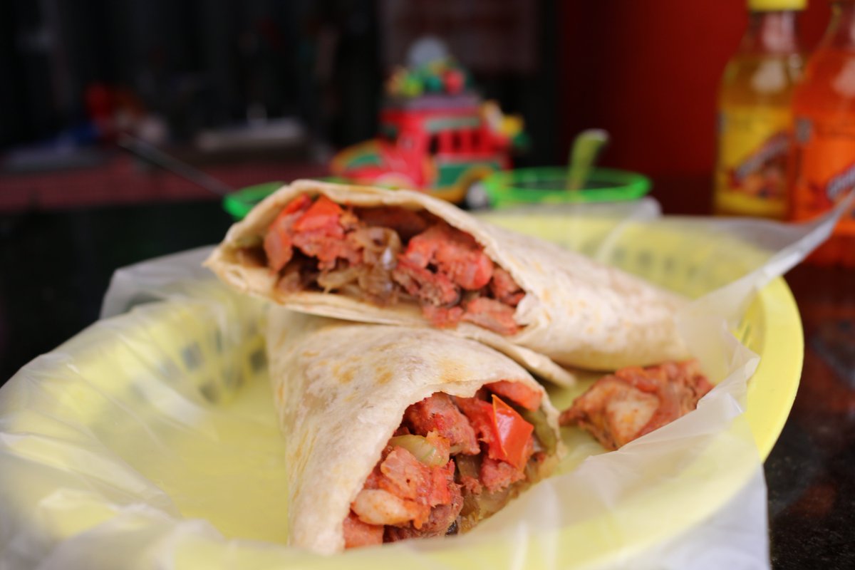 COMBInados's tweet photo. La neta, hoy la #discada nos quedó re buena! te esperamos en @BarrioSatelite ! lánzate por un burrito!  #dscada  #norteños #tacos #Satelite https://t.co/0wa1eyAse3