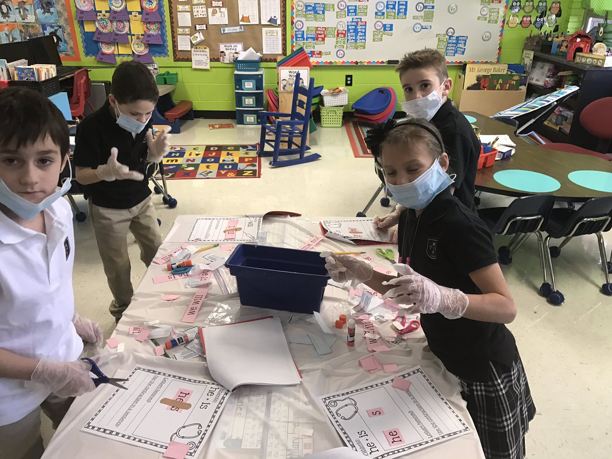 MTCSPrincipal's tweet photo. 1st graders conducting surgery in English class.  MTCS teachers are awesome! https://t.co/rXUahSGCvB