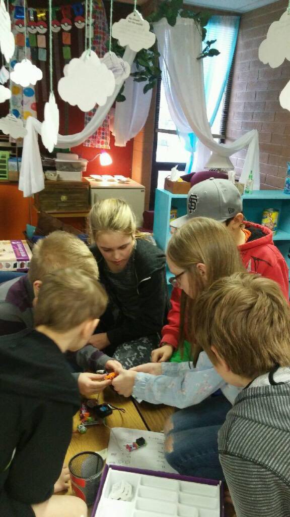 Orchardeagles's tweet photo. 4th Grade exploring #littlebits made available form a grant provided through the #stemactioncenter https://t.co/4utY77P8GR