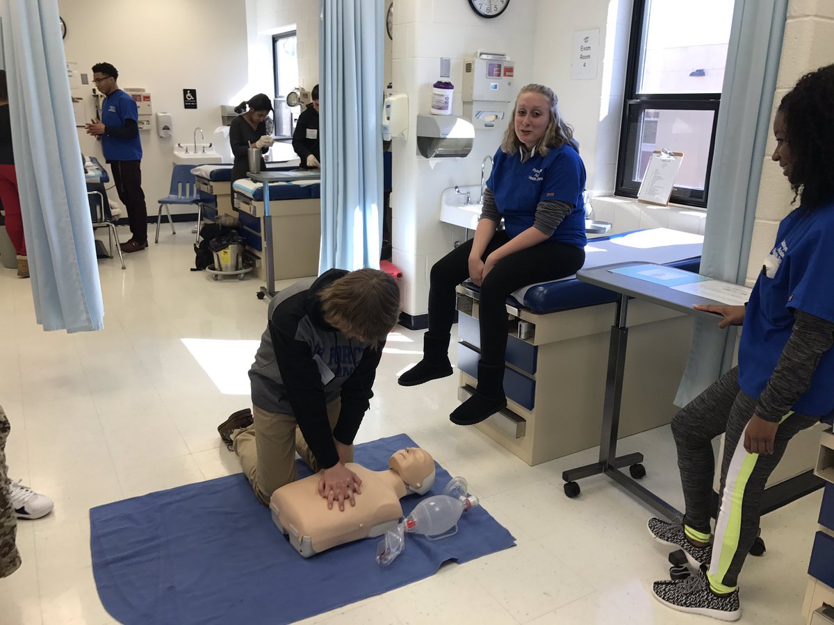 MrsRachic's tweet photo. #teamrachic2017 teaching Northern High 10th graders how awesome AOHP is! @CTA_CCPS #wesavelives #CTApride https://t.co/LKxgw6YDGQ