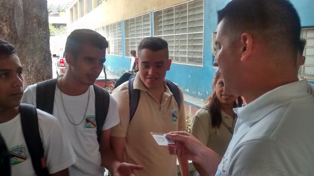 mindeporte_ve's tweet image. Nuestra #JuventudVictoriosa recibe su carnet de la patria de la mano de nuestro min. @MervinMaldonado