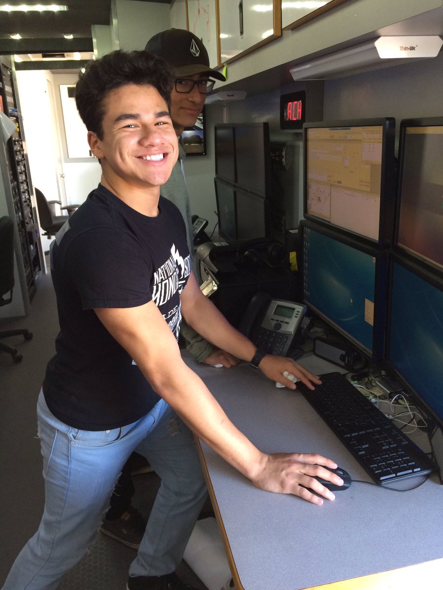 RMHSBioMed's tweet image. Getting ready for our STEM day at Red Mountain HS!!!