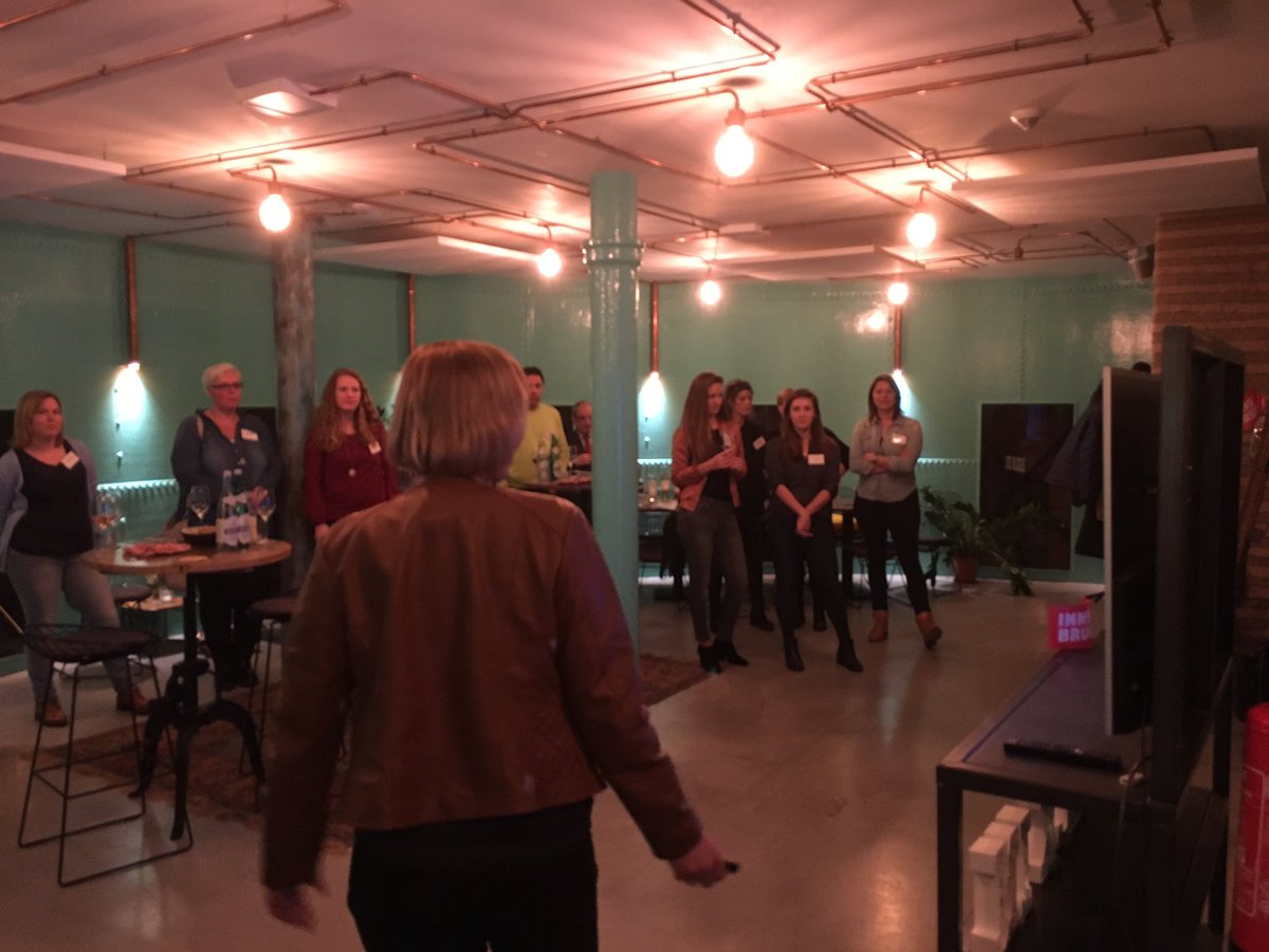 Checkin_NL's tweet photo. @InnsbruckTVB presenteert de stad tijdens de Innsbruck/Alentejo experience #checkinpr #innsbruck #alentejo #watertoren https://t.co/2JHJJmPpA2
