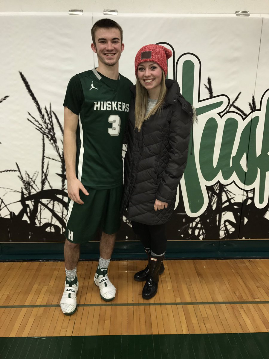 Bre_Hess's tweet photo. Happy birthday to a great friend 🤑💚 hope you have a good day!! https://t.co/J8YnWUBi5A