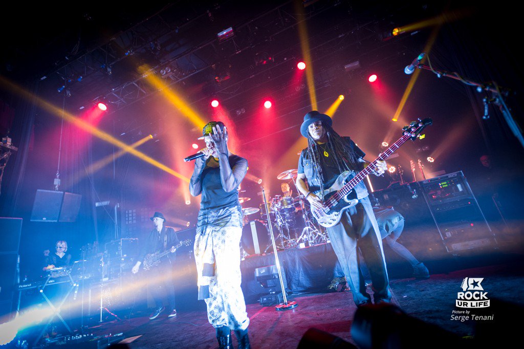 RockUrLifeNET's tweet photo. #Report : @SkunkAnansie + @ThePearlHarts at @bataclan_ (FRA) : https://t.co/F2D74emRNF #SkunkAnansie #Anarchytecture #RockUrLife https://t.co/VzoOkwGWAU