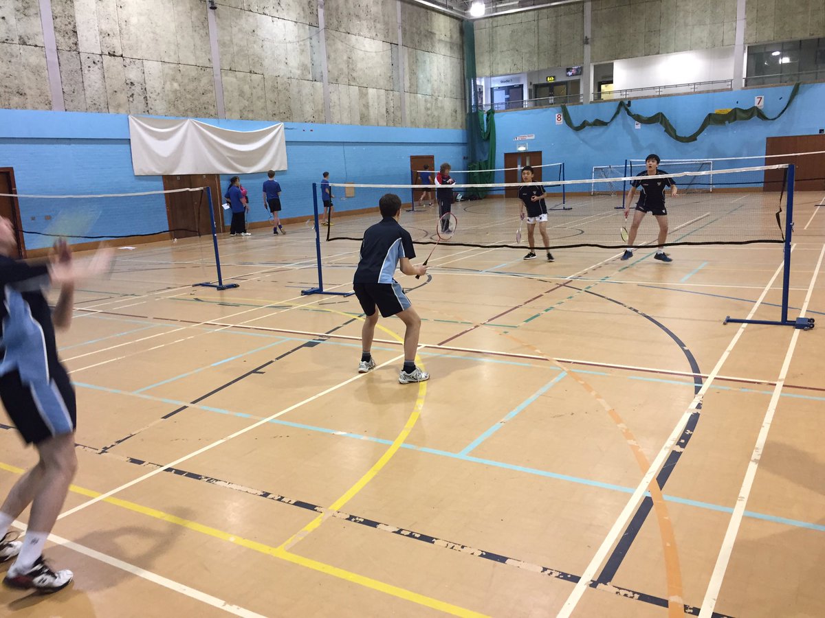 CedarsPe's tweet photo. Year 10/11 Boys' team in action at the county finals #goodpositioning #playforthesmash @BedsSchoolGames @BadmintonEnglnd @teamBEDS https://t.co/c0BiIcT3x1