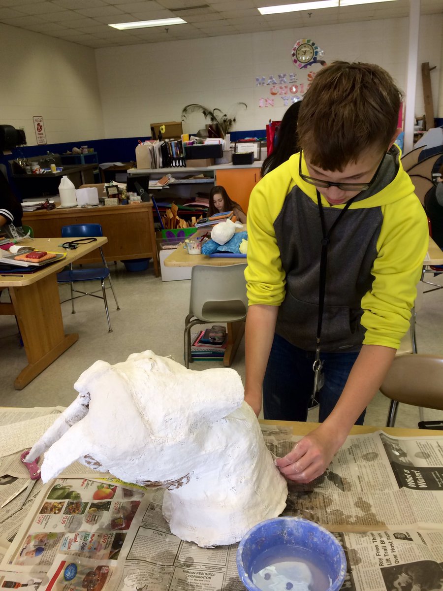kirkendallART's tweet photo. Plast'r Craft Animal Heads! My students are so awesome!!! #WCSmission #ilovemyjob https://t.co/oQTAPPfkJT