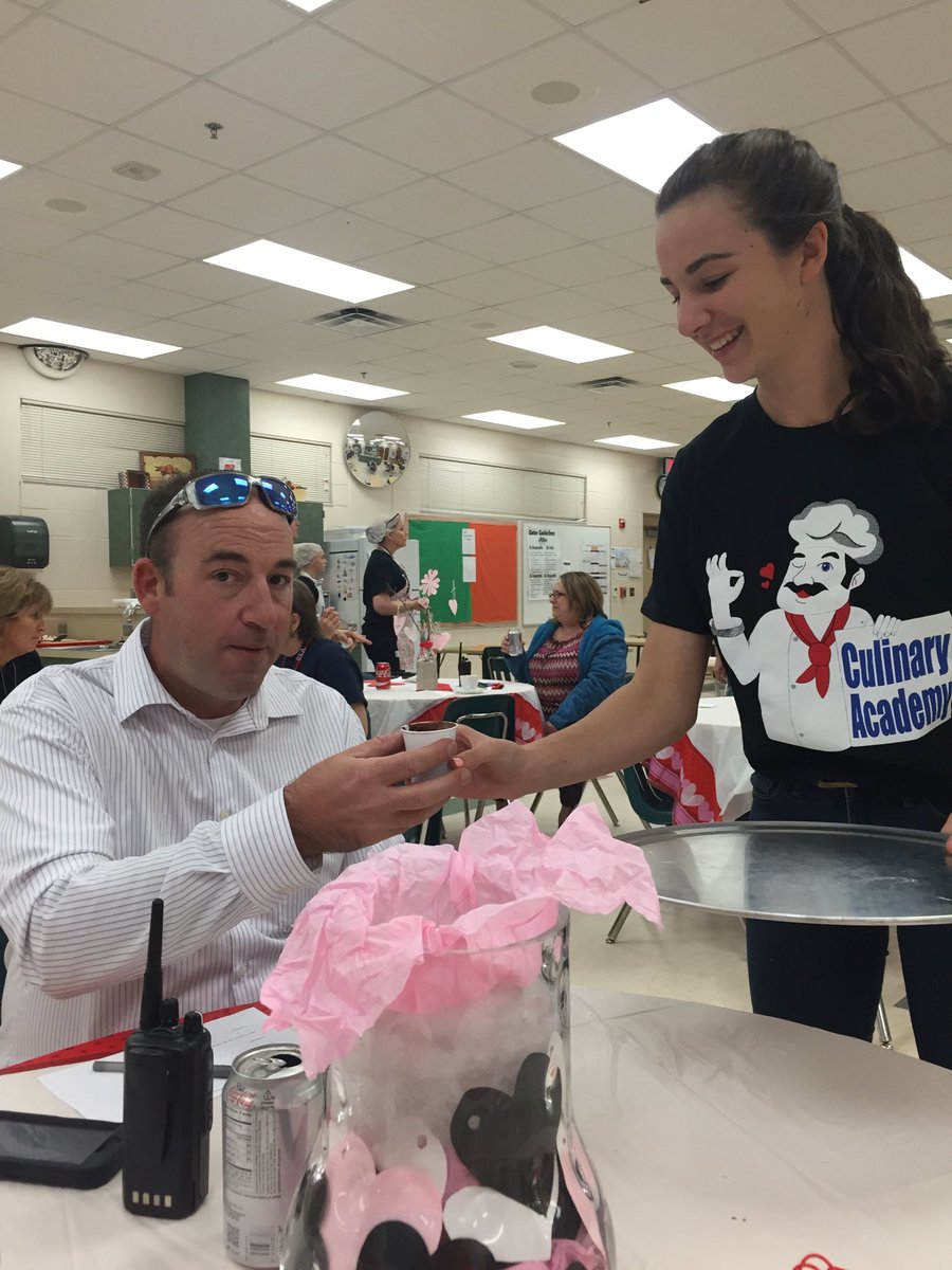 BolesMonty's tweet photo. Enjoying a meal at our culinary academy. The food was great and Rachel was the best server ever! @hogue_brandy #vcspi #rsmsgators 🐊 https://t.co/rj4ORnqeCT