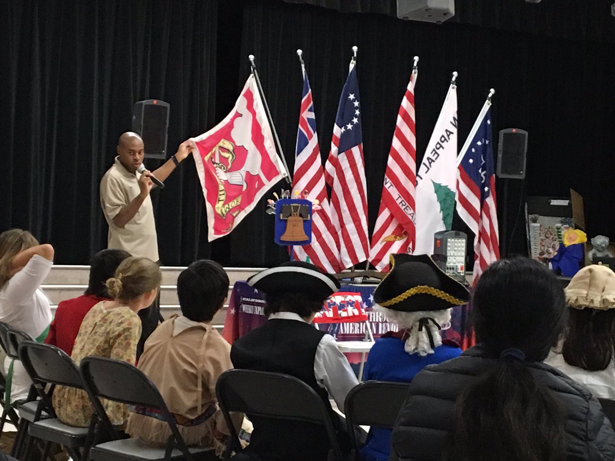 VocalSpark2's tweet photo. #learning #American #revolution #experiential #education #walkthrutherevolution #CornerstoneElementary @mm1teach @pvpschools @DonAustin_PVP https://t.co/GUKWQDDWsn