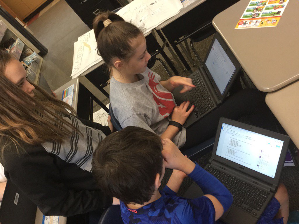 StaffLearns's tweet photo. #F2FCSCL on display during STEM critical thinking at Ewing Young https://t.co/zYzJBRt4js