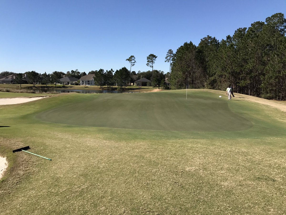 BrentASJax's tweet photo. Chilly start but beautiful day for some golf at South Hampton. Greens are fast! Love it. @ddistefanopgm https://t.co/jEpryJ4VUP